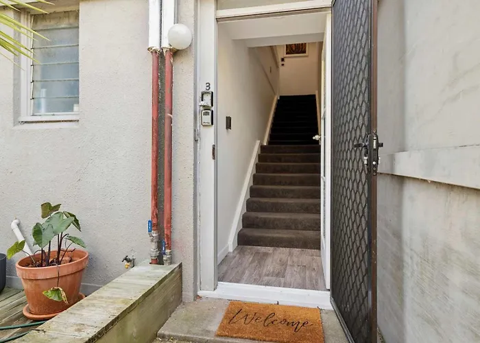 Toru - Amazing Near The Lakefront With King Bed *